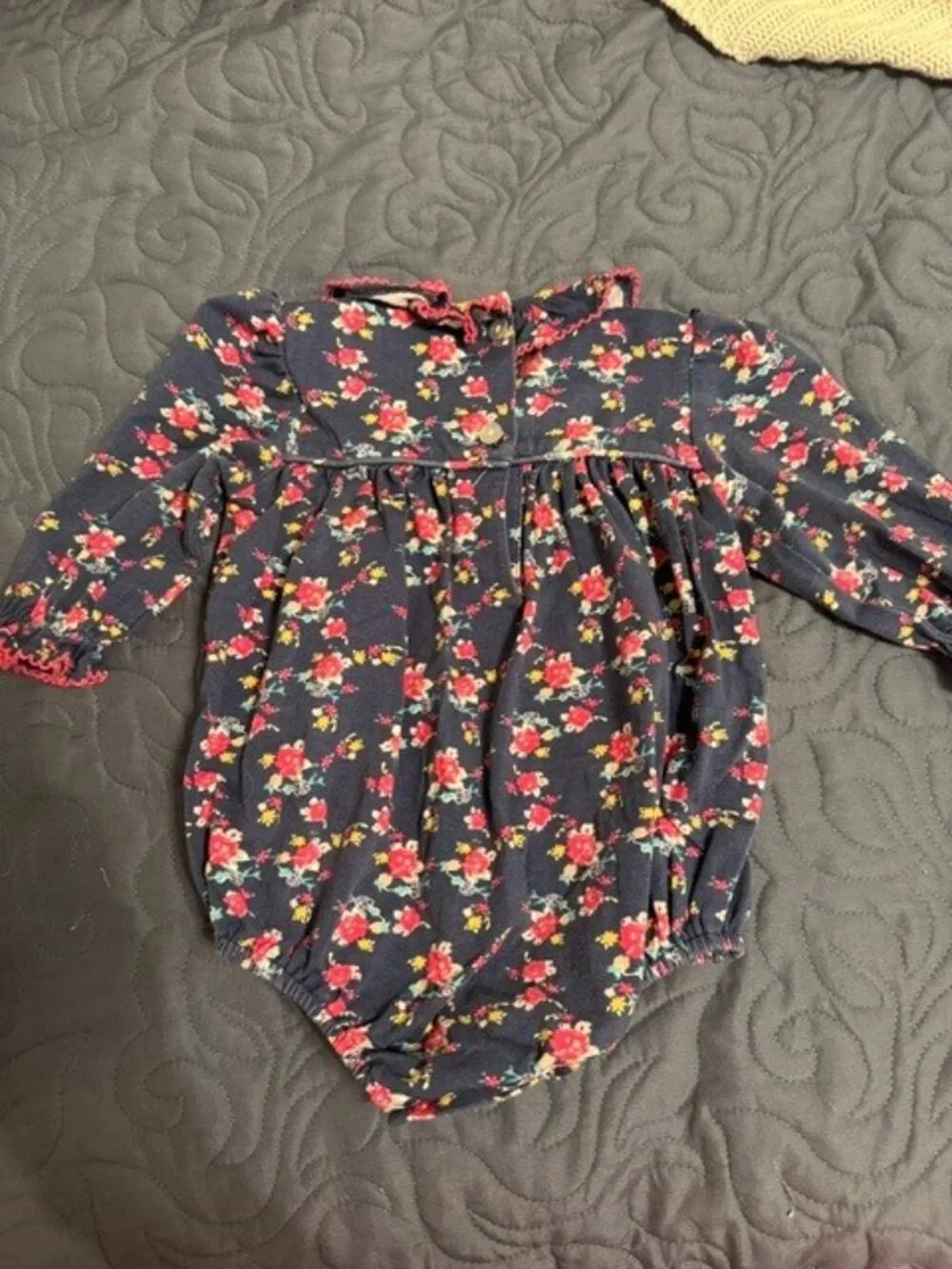 STITCHY FISH BLUE BUBBLE W/SMOCKED FLOWERS SIZE 9 MONTHS